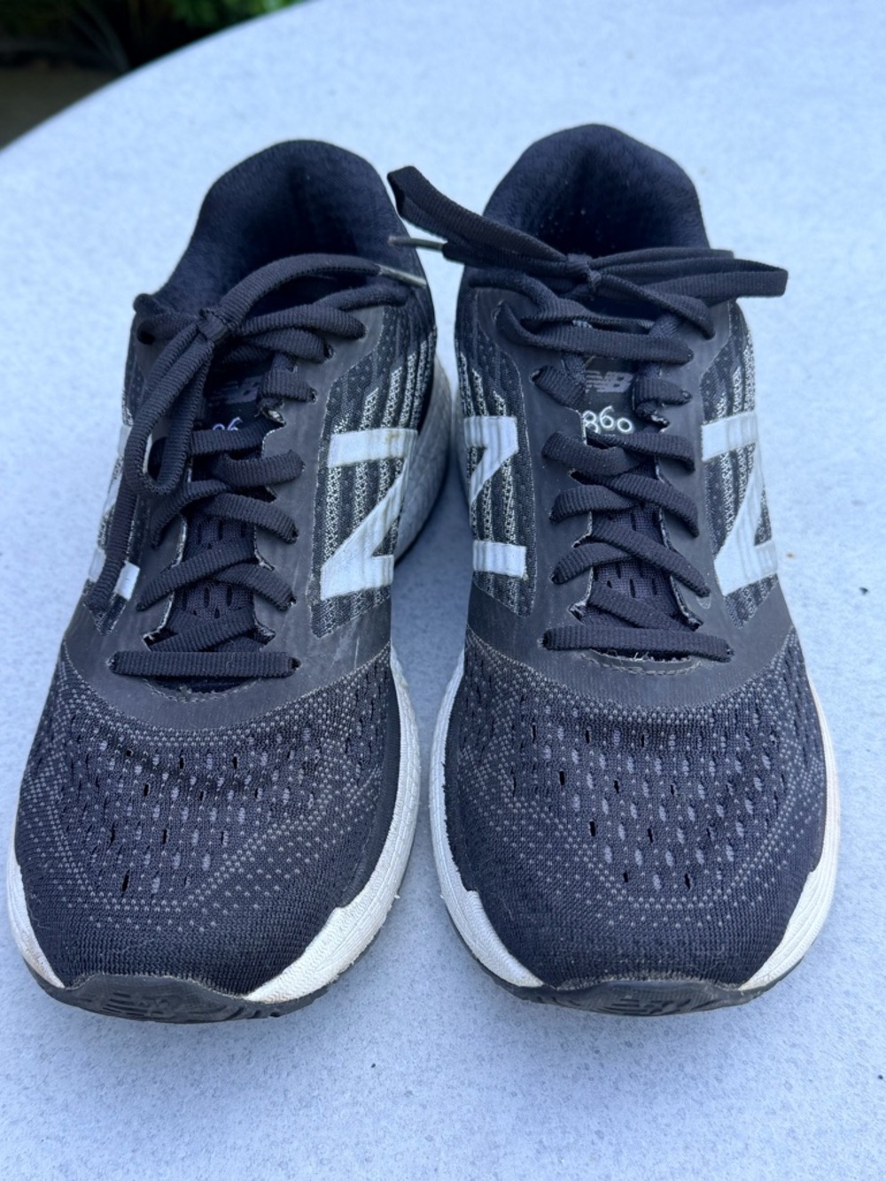 New Balance 860 Women’s Black and White Athletic Running Sneakers